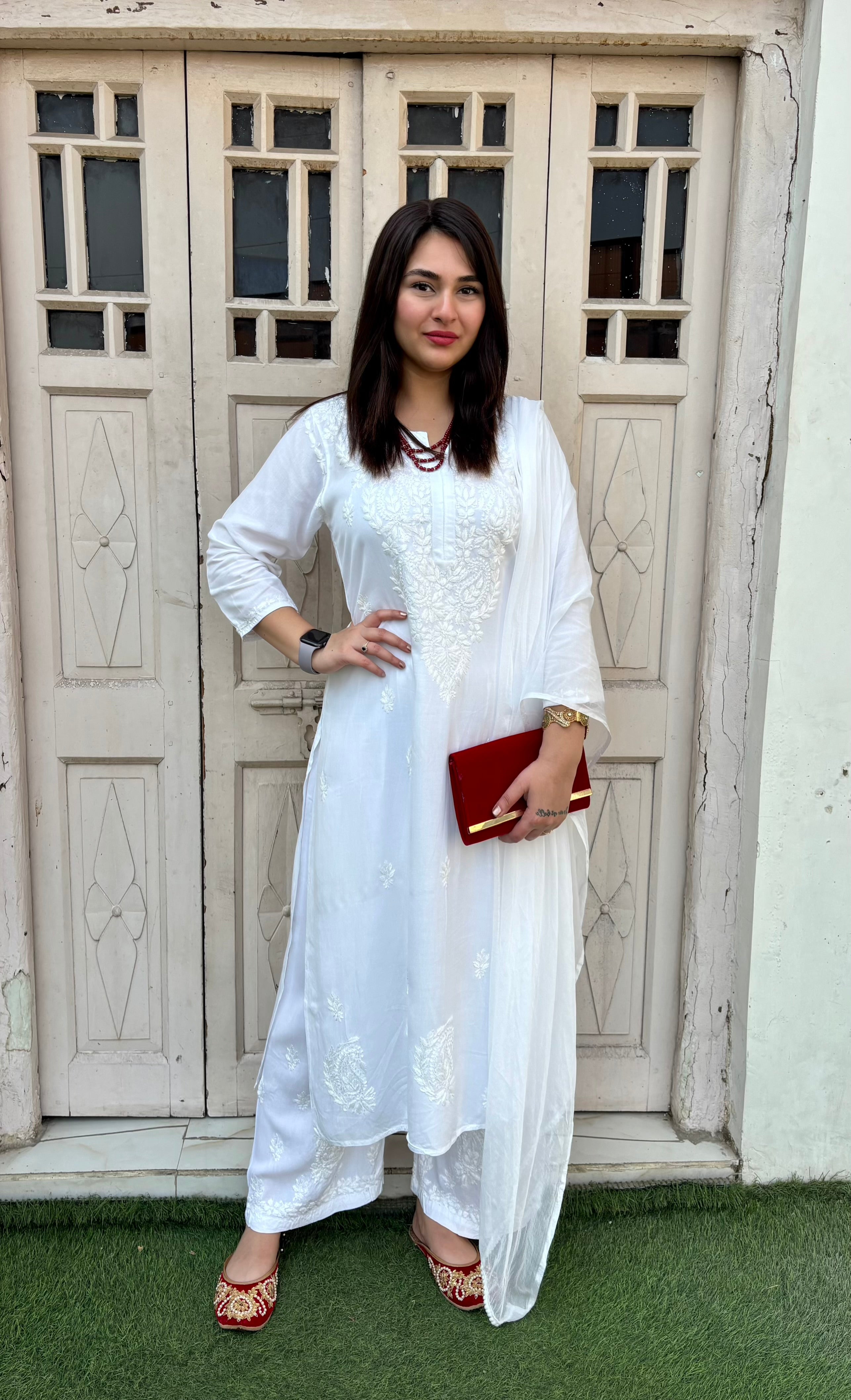 GUNJAN REYON 3PC CHIKANKARI SETS WHITE