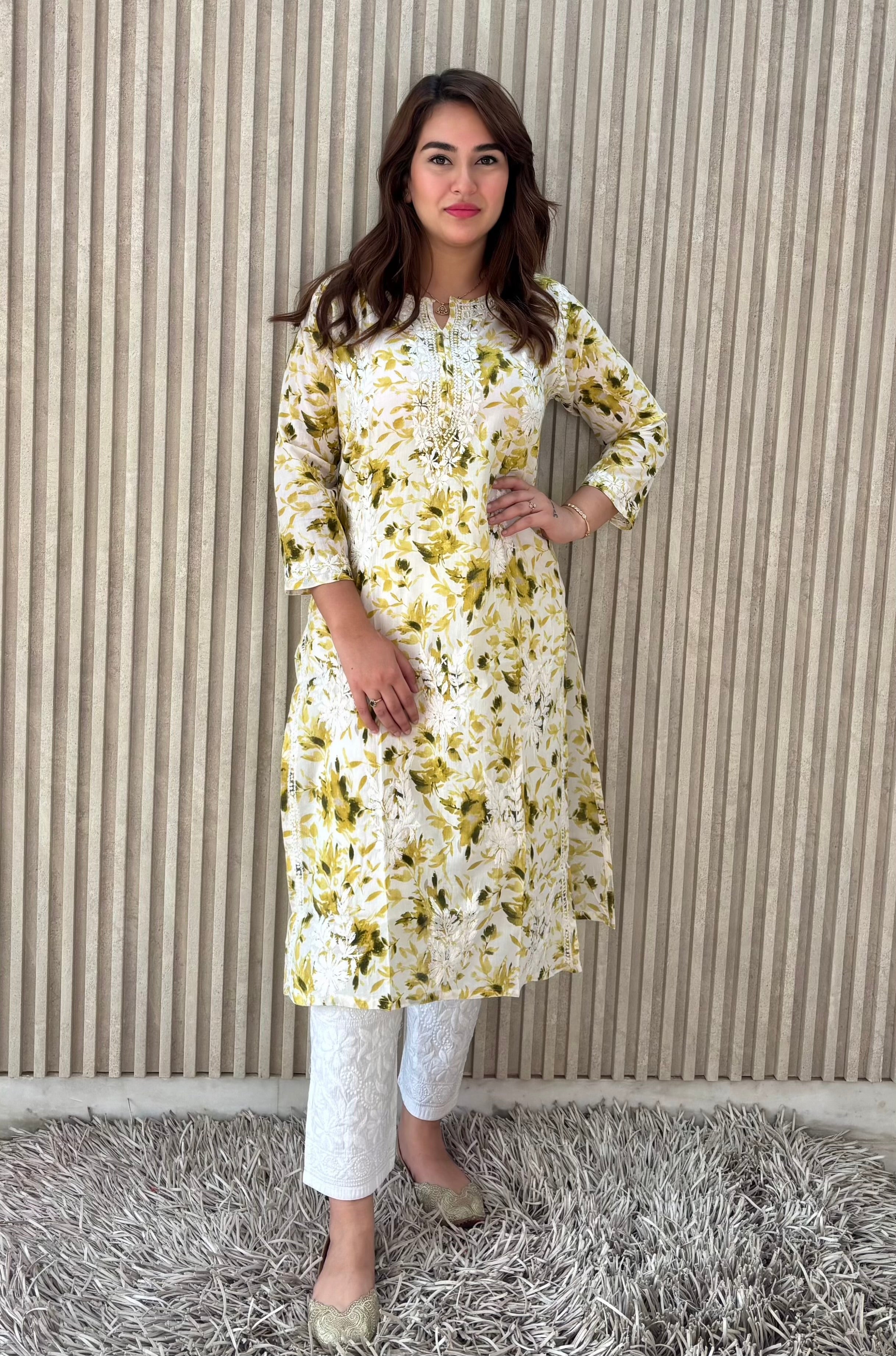 FLOWER MULMUL CHIKANKARI KURTI SET