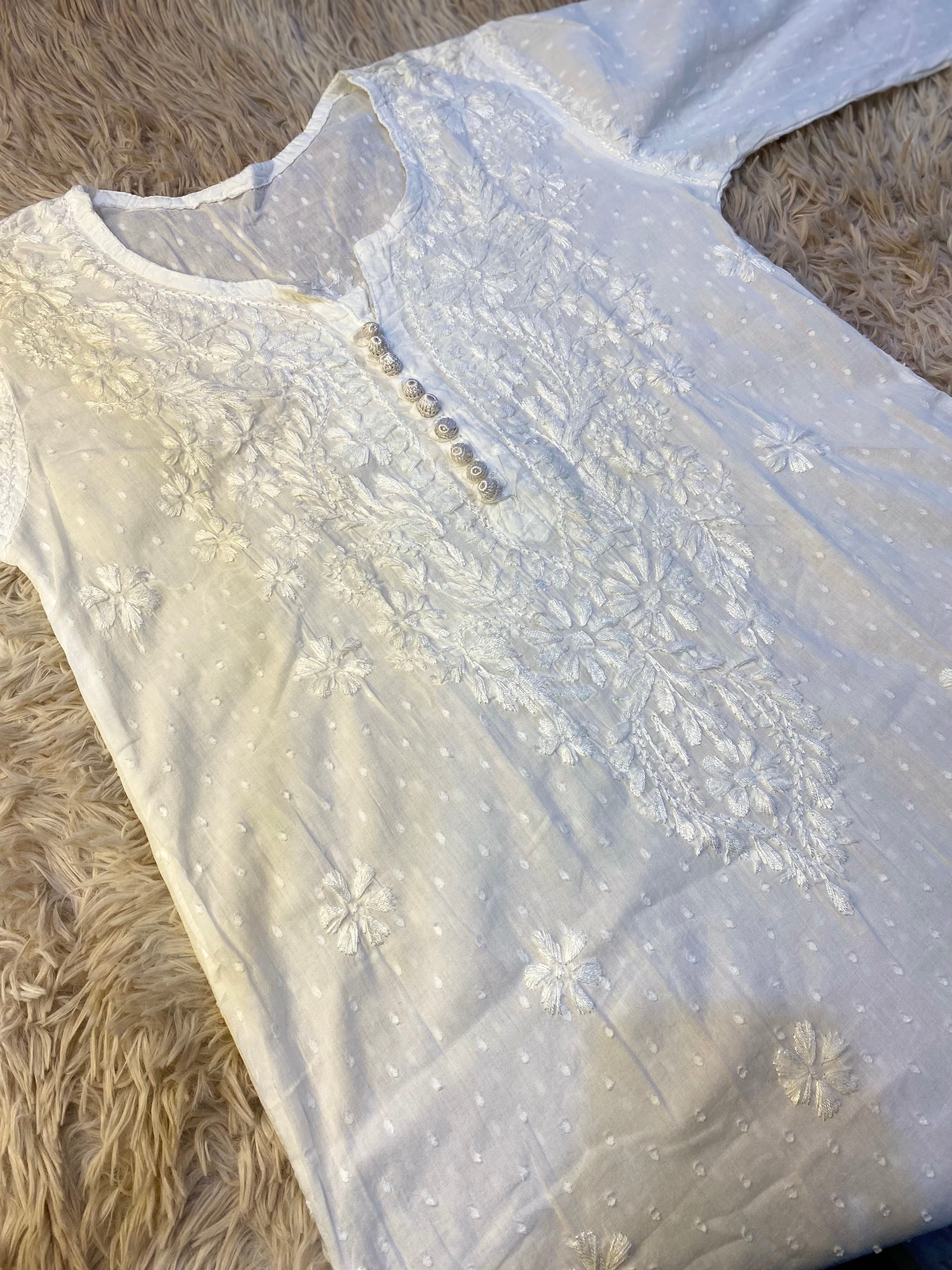 Saiyaara White Hand Chikankari Straight Kurti in Cotton Dobby with Crochet Button