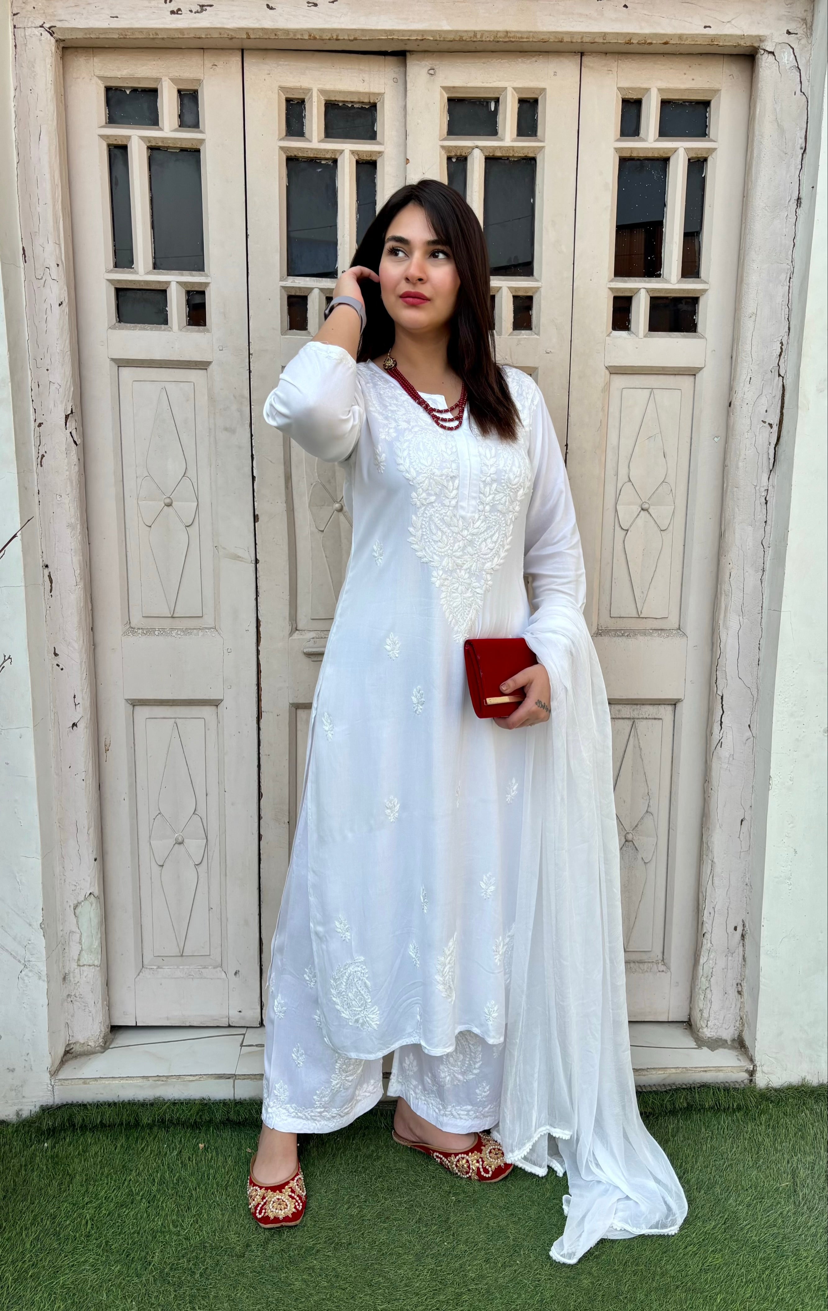 GUNJAN REYON 3PC CHIKANKARI SETS WHITE