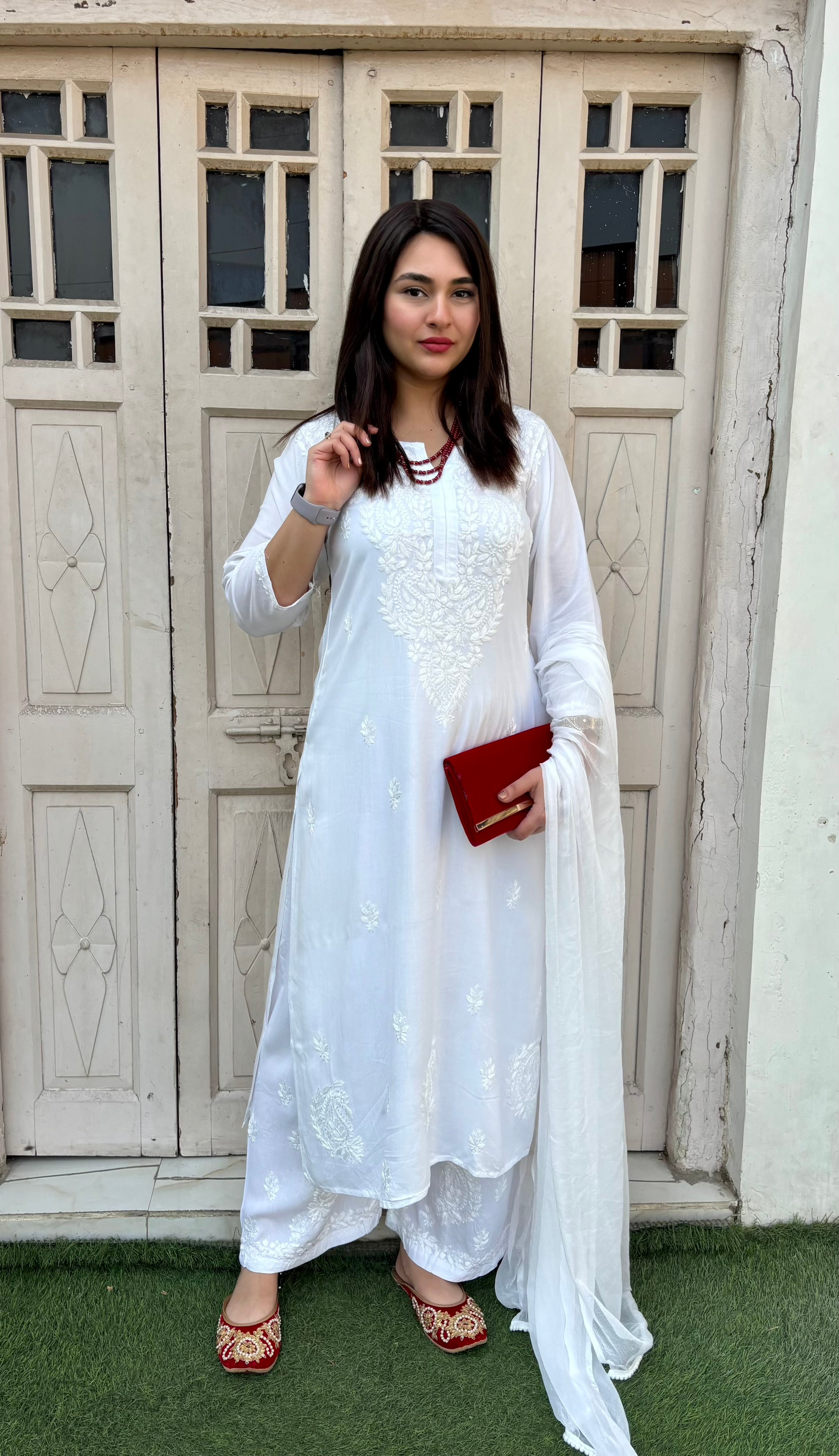 GUNJAN REYON 3PC CHIKANKARI SETS WHITE