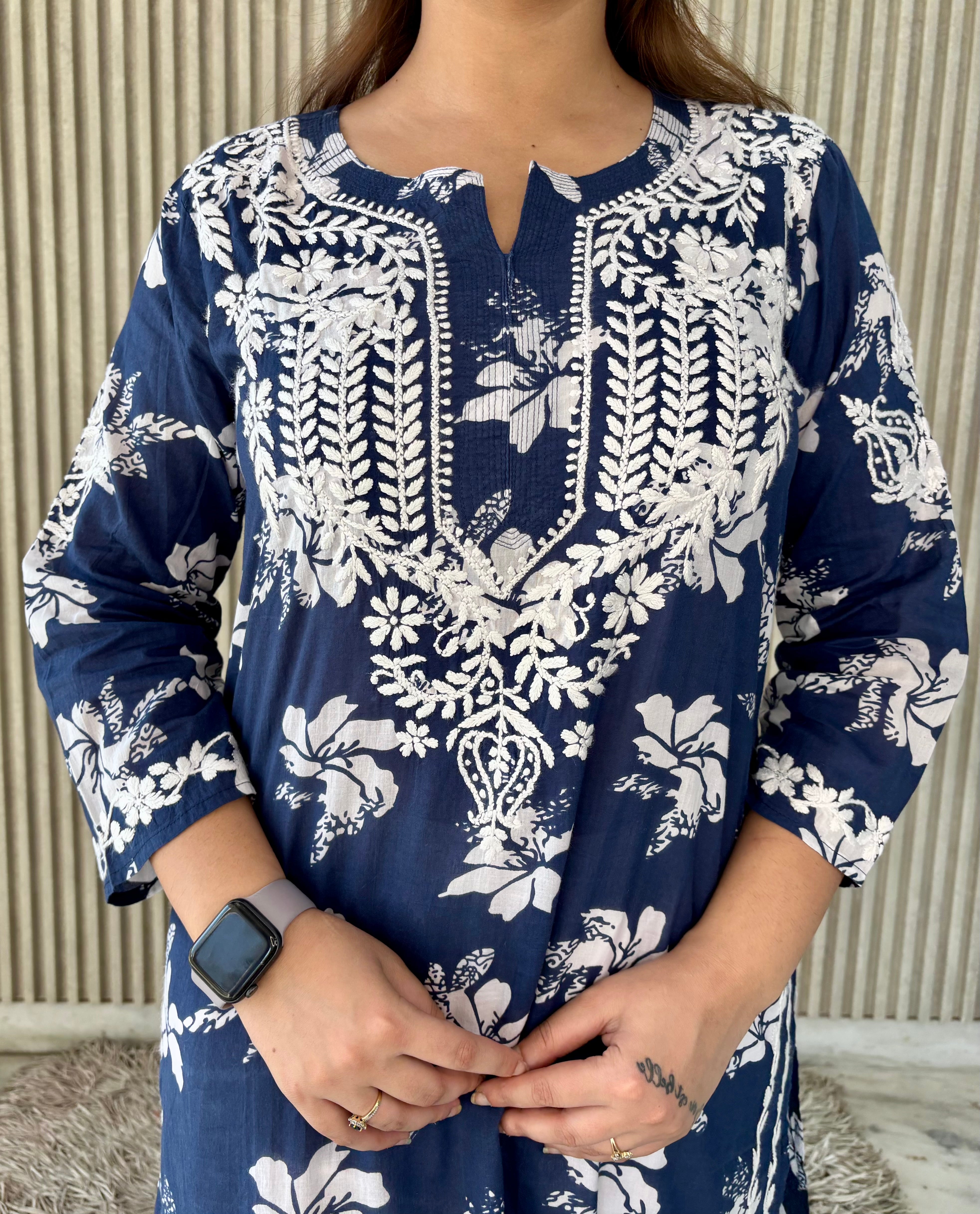 SUHANA MULMUL CHIKANKARI KURTI