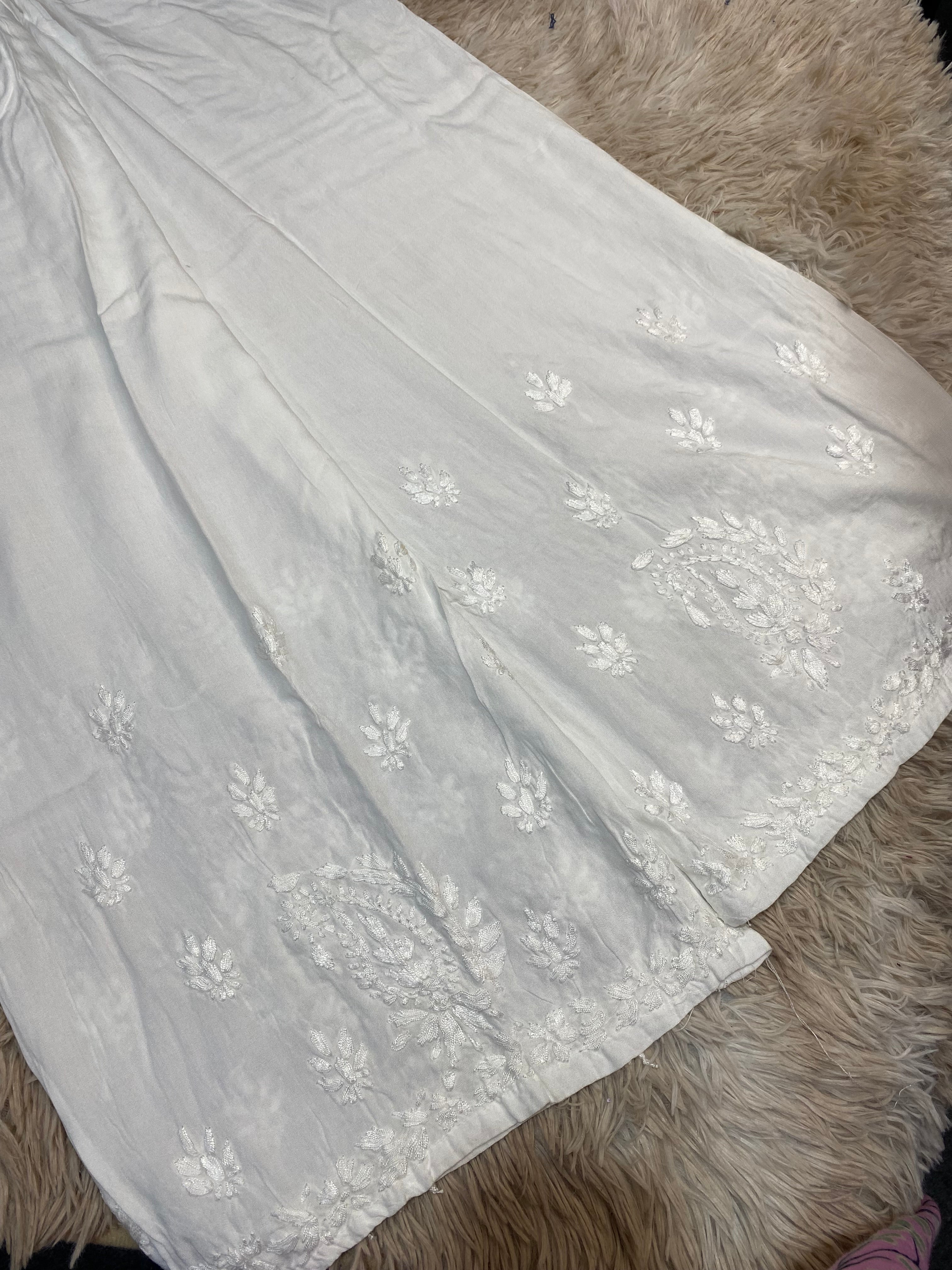 MAIRA CHIKANKARI REYON PLAZZO