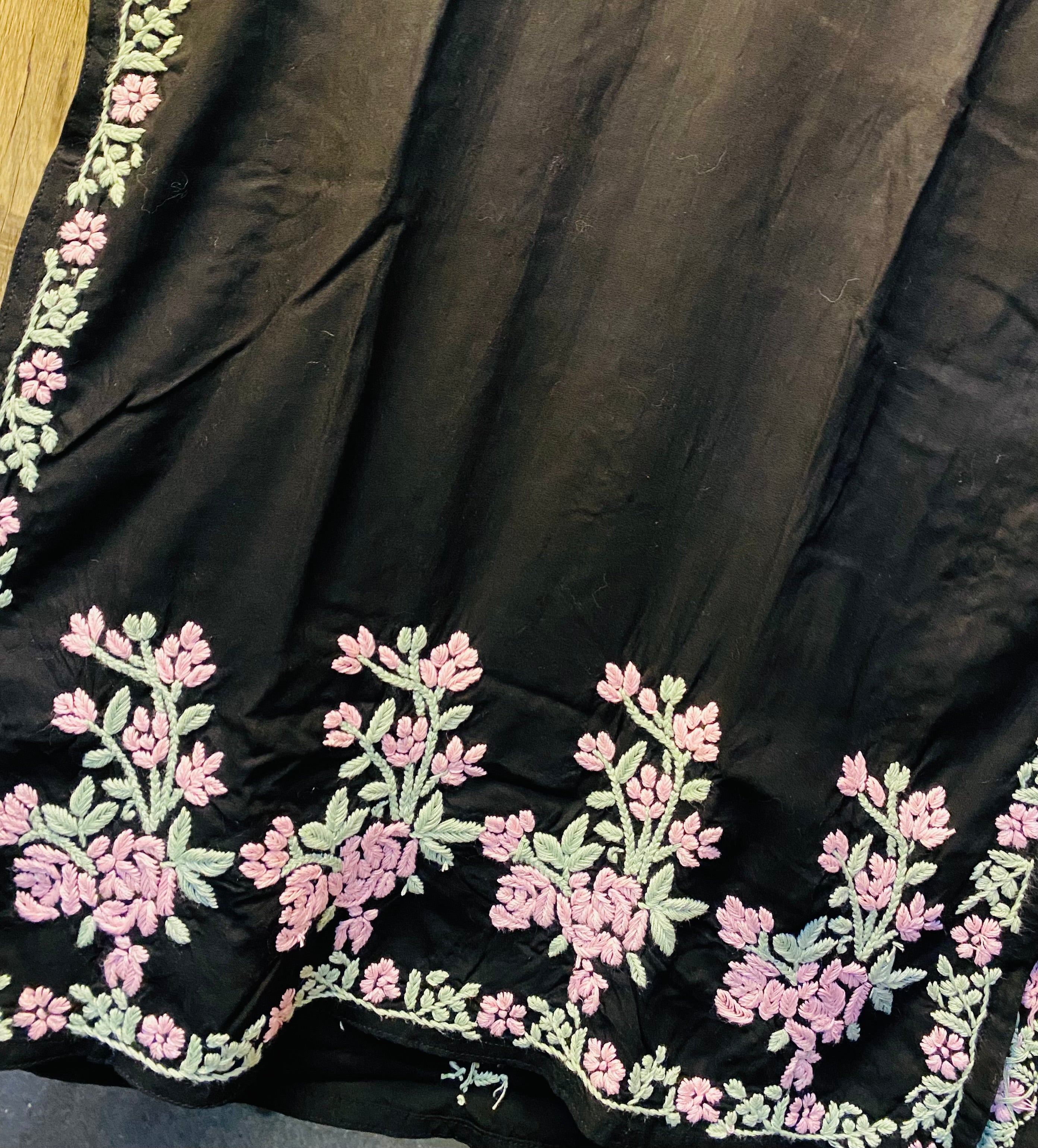 FLOWER ROSE MULTI 3D WORK CHIKANKARI KURTI