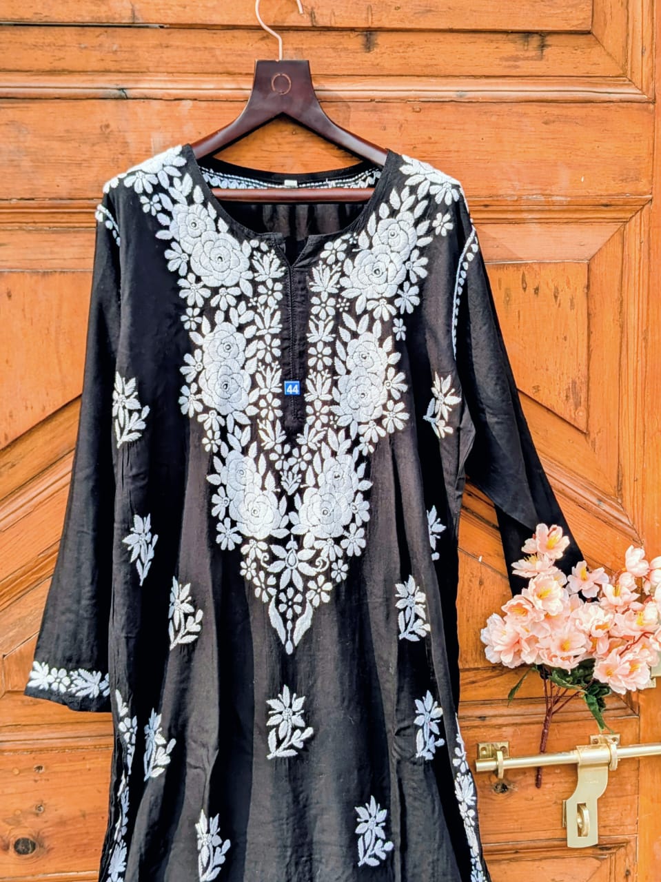 AVNEET KAUR BLACK KURTI REYON CHIKANKARI