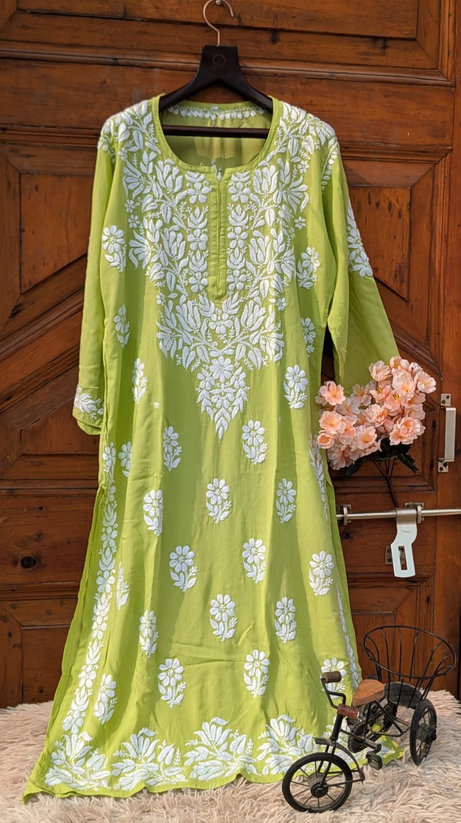 ANAYA REYON CHIKANKARI KURTI