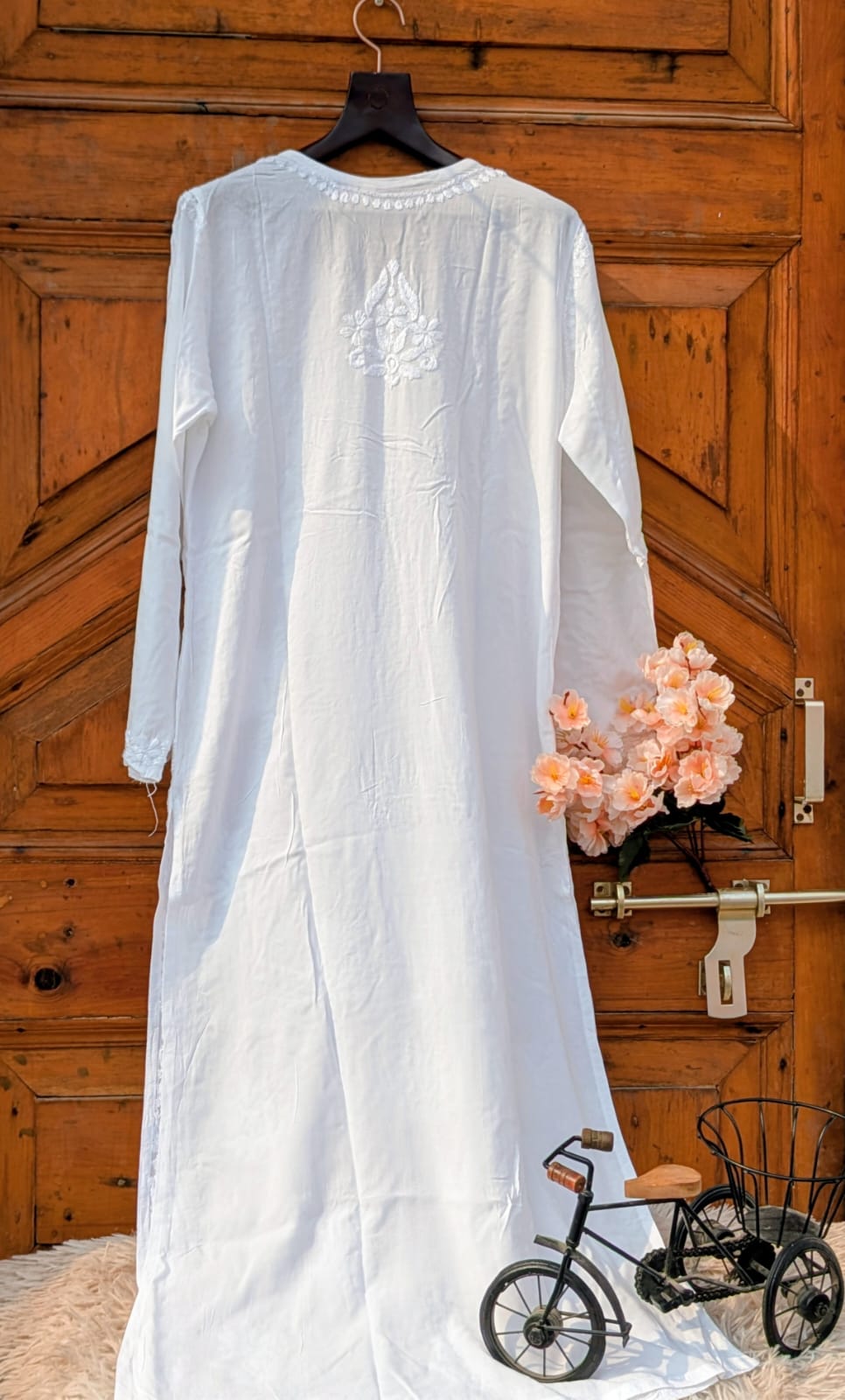 ANAYA WHITE REYON CHIKANKARI KURTI