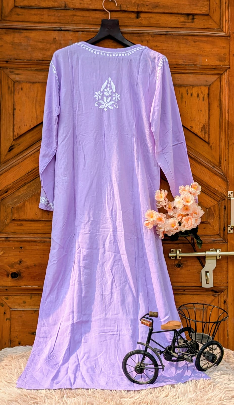 ANAYA LAVENDOR REYON CHIKANKARI KURTI