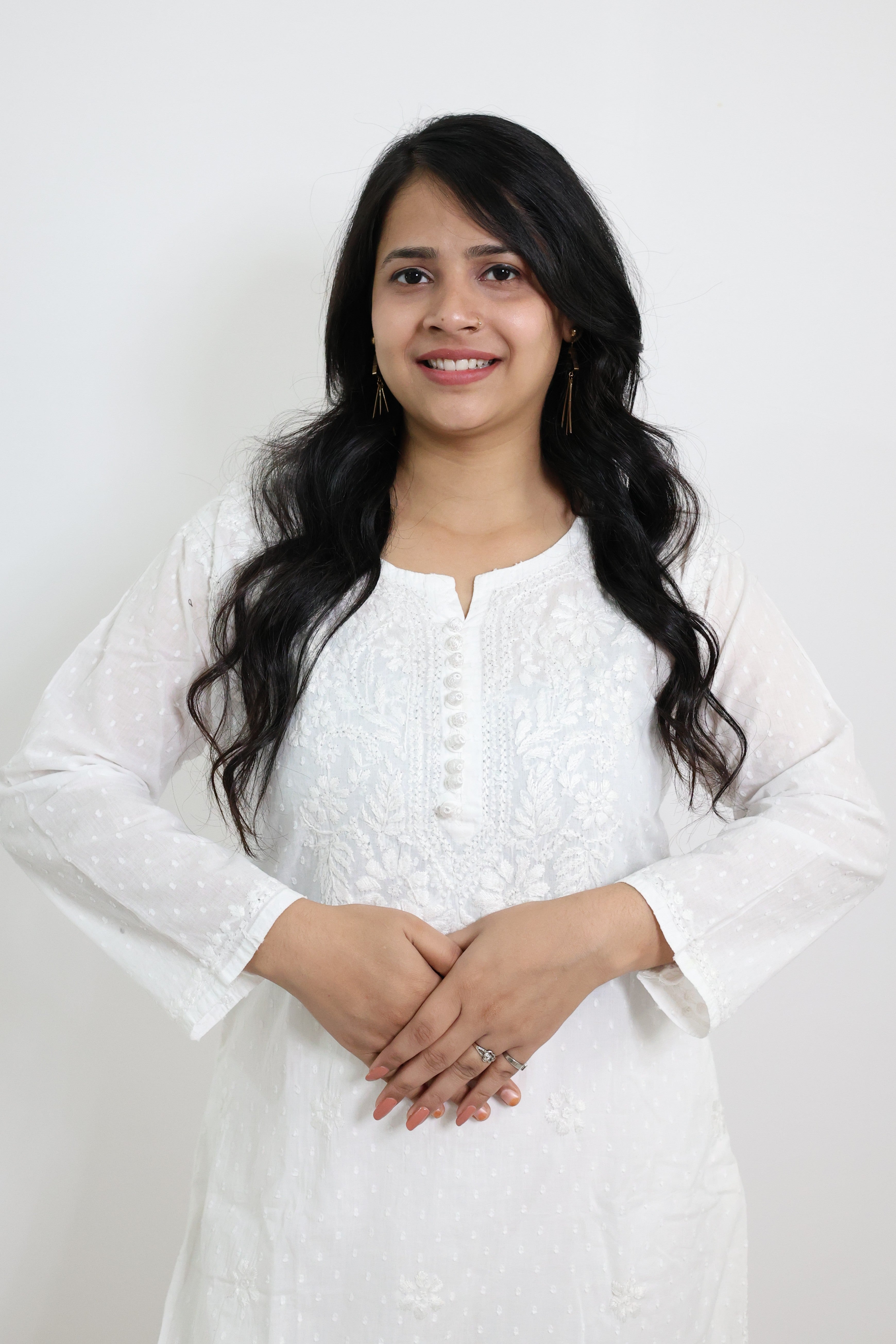 Saiyaara White Cotton Hand-Embroidered Lucknowi Chikankari Kurti with Crochet Button