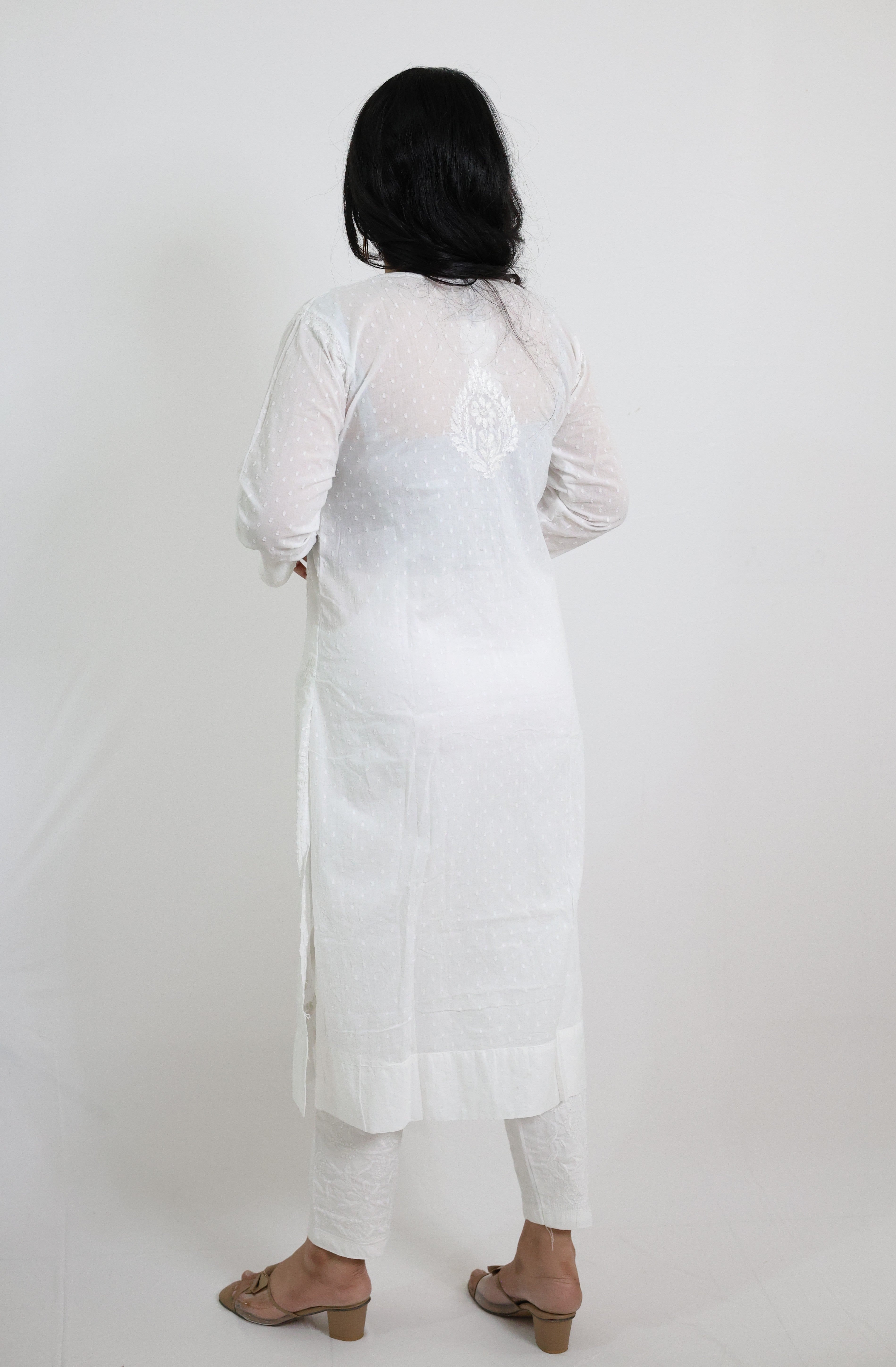 Saiyaara White Cotton Hand-Embroidered Lucknowi Chikankari Kurti with Crochet Button