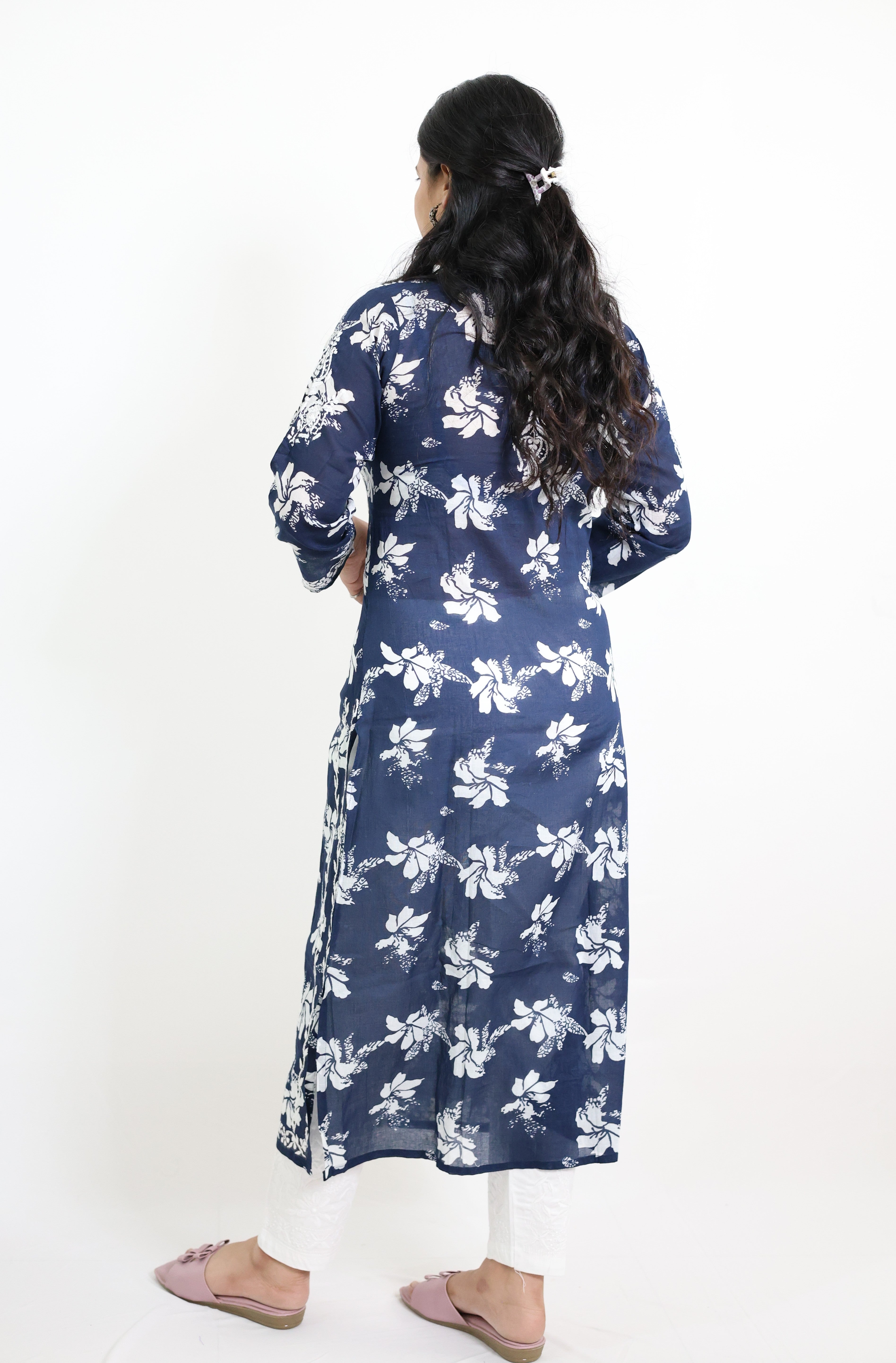 Suhana Blue Mulmul Cotton Hand-Embroidered Lucknowi Chikankari Kurti for Women