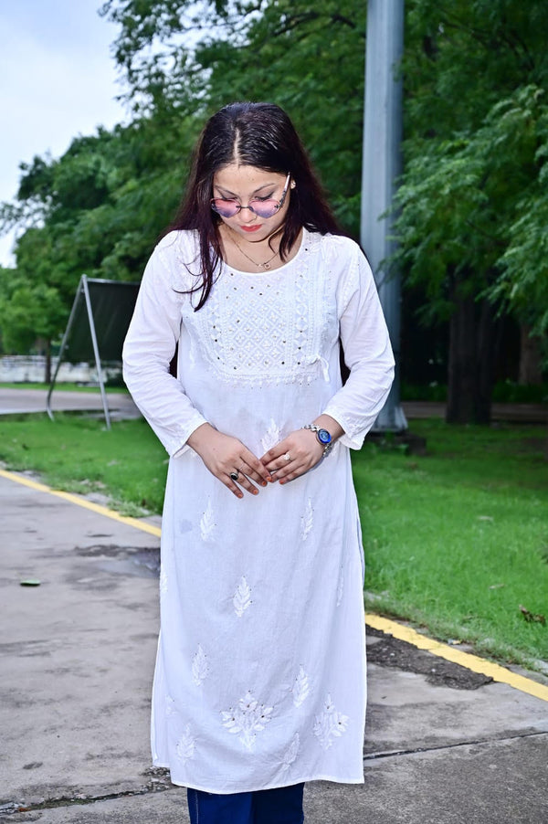 SPARKLE MUKAISH CHIKANKARI KURTI